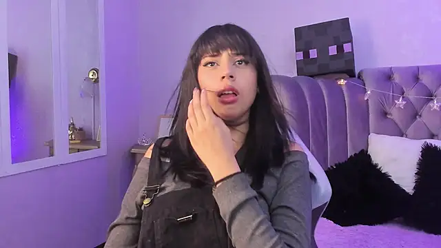 Snapshot of Seren_Bleck chatting on 11/04/25, 03:05 Seren Bleck online show from 11/04/25, 03:05