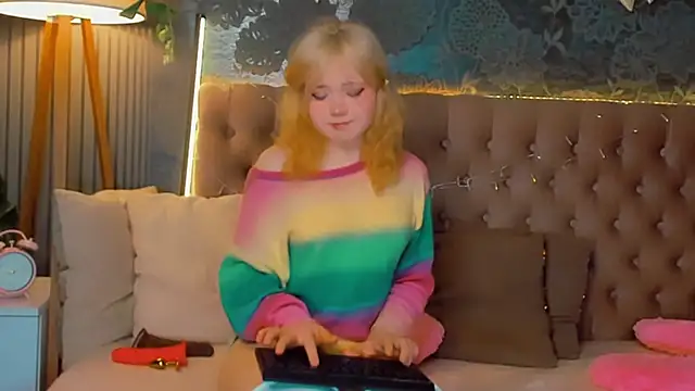 EmilyAngells online show from 03/09/26, 06:50