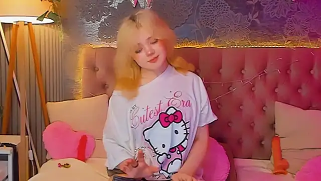 EmilyAngells online show from 04/22/26, 06:16