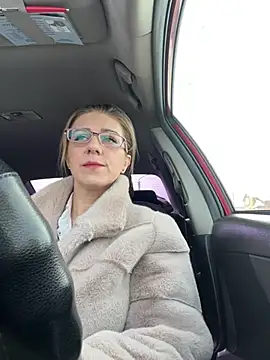 Snapshot of Lusi_Luxary chatting on 03/09/25, 05:00 Lusi Luxary online show from 03/09/25, 05:00