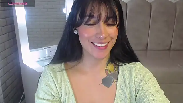 Isabella Collen v online show from 04/23/26, 01:13