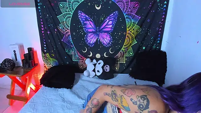 Snapshot of ChloeAllennn chatting on 02/25/25, 02:25 ChloeAllennn online show from 02/25/25, 02:25