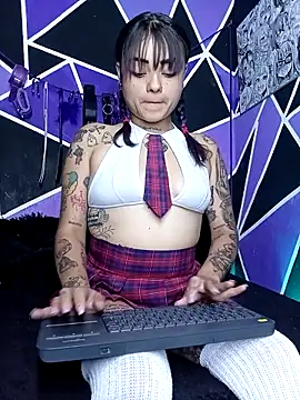 Snapshot of ChloeAllennn chatting on 09/16/25, 11:44 ChloeAllennn online show from 09/16/25, 11:44