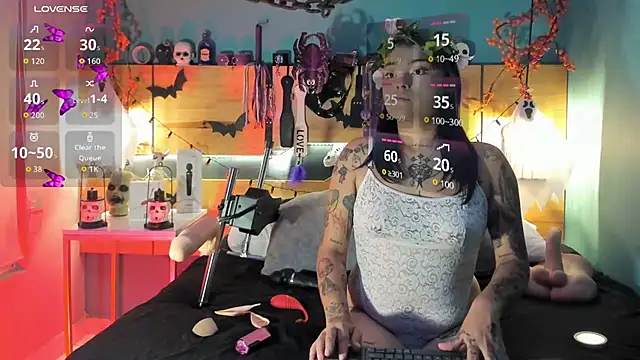 Snapshot of ChloeAllennn chatting on 10/26/25, 12:27 ChloeAllennn online show from 10/26/25, 12:27