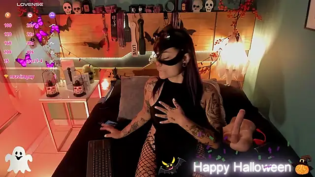 Snapshot of ChloeAllennn chatting on 10/31/25, 12:06 ChloeAllennn online show from 10/31/25, 12:06