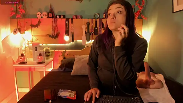 Snapshot of ChloeAllennn chatting on 11/01/25, 12:07 ChloeAllennn online show from 11/01/25, 12:07