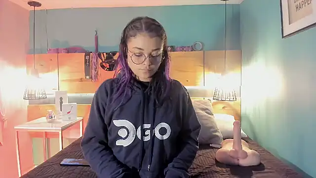 Snapshot of ChloeAllennn chatting on 11/04/25, 11:53 ChloeAllennn online show from 11/04/25, 11:53