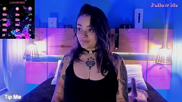 Snapshot of ChloeAllennn chatting on 11/24/25, 11:54 ChloeAllennn online show from 11/24/25, 11:54