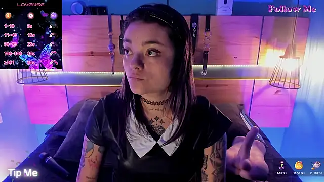 Snapshot of ChloeAllennn chatting on 11/27/25, 12:07 ChloeAllennn online show from 11/27/25, 12:07