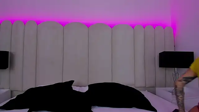 Antonella Smiith  online show from 09/11/25, 02:17