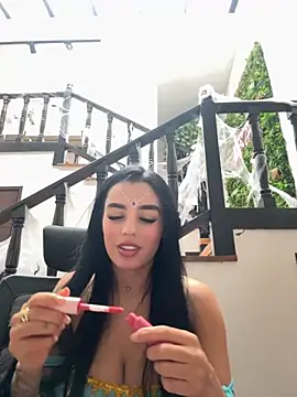 Antonella Smiith  online show from 10/30/25, 04:41