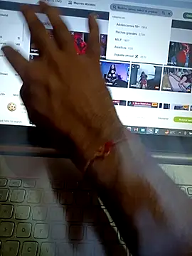 Snapshot of rahulkajuuu0909 chatting on 10/15/25, 04:40 rahulkajuuu0909 online show from 10/15/25, 04:40