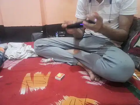 Snapshot of rahulkajuuu0909 chatting on 11/11/25, 05:13 rahulkajuuu0909 online show from 11/11/25, 05:13