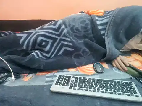 Snapshot of rahulkajuuu0909 chatting on 11/26/25, 06:14 rahulkajuuu0909 online show from 11/26/25, 06:14