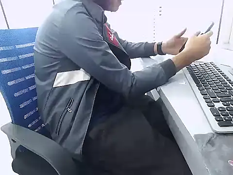 Snapshot of rahulkajuuu0909 chatting on 12/16/25, 08:52 rahulkajuuu0909 online show from 12/16/25, 08:52