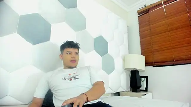 Axel Forte online show from 04/21/26, 01:50