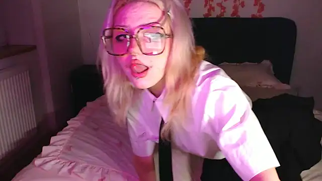 KimiSakura online show from 04/13/26, 08:36