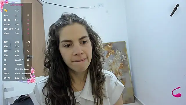 Snapshot of jessyegoldenn chatting on 02/15/26, 09:22 jessyegoldenn online show from 02/15/26, 09:22