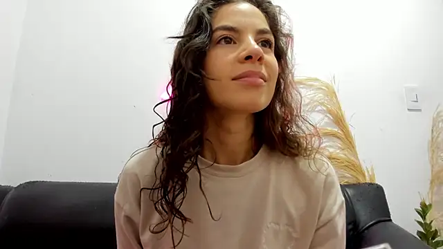 jessyegoldenn online show from 06/18/26, 05:50