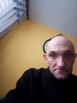 Snapshot of Machura chatting on 02/15/26, 08:35 Machura online show from 02/15/26, 08:35