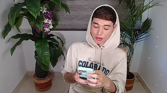 Snapshot of cod_dolll chatting on 03/14/25, 12:32 cod dolll online show from 03/14/25, 12:32