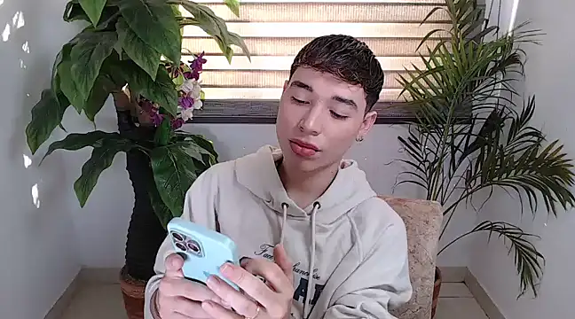 Snapshot of cod_dolll chatting on 03/22/25, 09:21 cod dolll online show from 03/22/25, 09:21