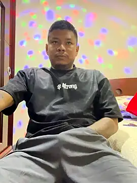 Snapshot of Saipuer31 chatting on 12/15/25, 12:37 Saipuer31 online show from 12/15/25, 12:37