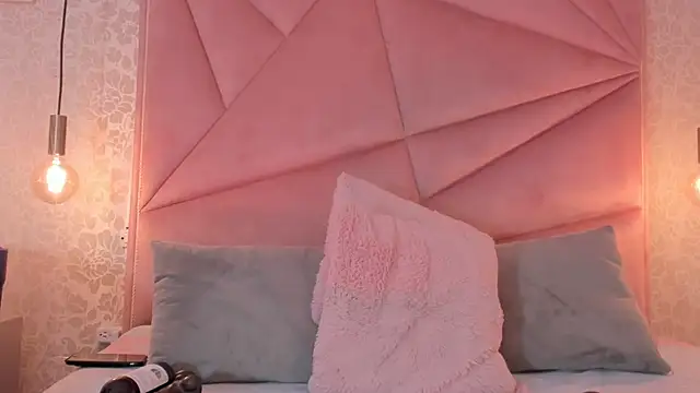 SalomeHills   online show from 03/04/25, 04:41