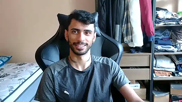 Snapshot of iendriw chatting on 02/19/26, 01:40 iendriw online show from 02/19/26, 01:40