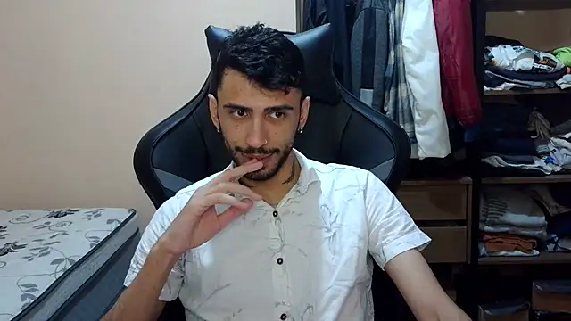 Snapshot of iendriw chatting on 02/21/26, 03:40 iendriw online show from 02/21/26, 03:40