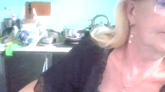 Snapshot of Heidi-Helga chatting on 09/10/25, 06:24 Heidi-Helga online show from 09/10/25, 06:24