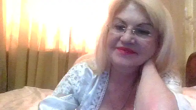 Snapshot of Heidi-Helga chatting on 11/01/25, 06:15 Heidi-Helga online show from 11/01/25, 06:15