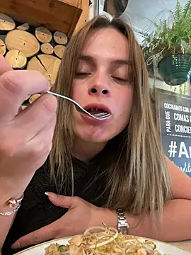 gynna kimera online show from 03/11/25, 07:14