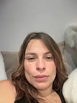 gynna kimera online show from 10/23/25, 03:17