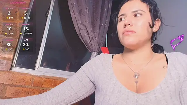 Snapshot of SophiTay chatting on 11/09/25, 12:31 SophiTay online show from 11/09/25, 12:31