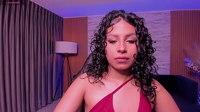 hannah thomson  online show from 09/30/25, 03:44