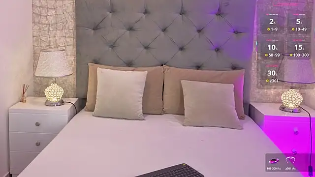 ChloeMoon9 online show from 04/23/26, 12:51