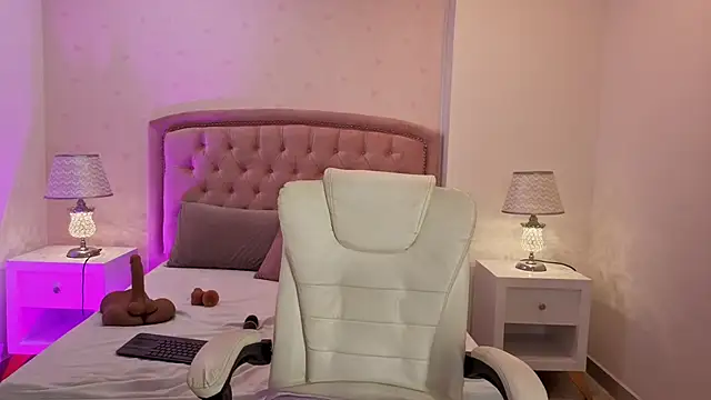 ChloeMoon9 online show from 06/14/26, 03:03
