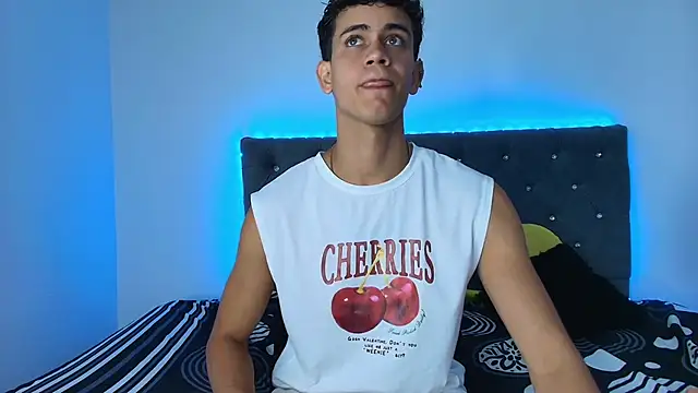 Maximiliano  Fire online show from 09/15/25, 07:03