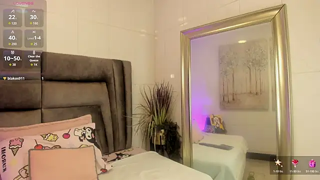 Snapshot of Layla_Clarke chatting on 10/21/25, 04:02 Layla Clarke online show from 10/21/25, 04:02