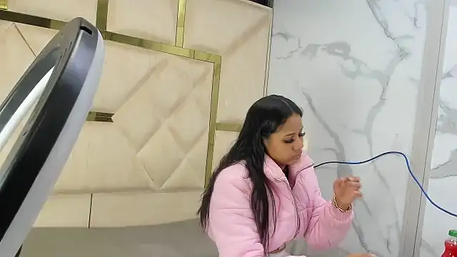 Kendall 6669 online show from 11/11/25, 12:38