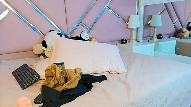 Emilybennett  online show from 02/26/25, 12:58