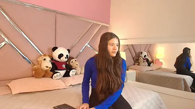 Emilybennett  online show from 03/14/25, 07:34