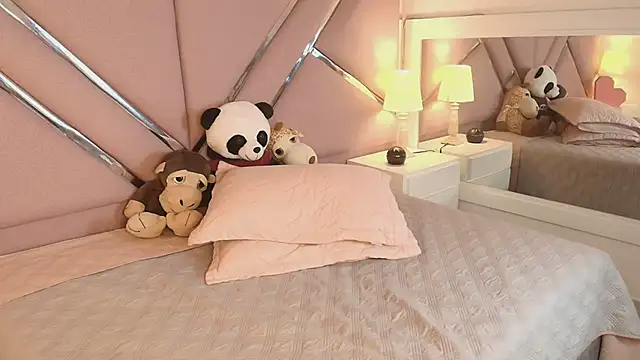 Emilybennett  online show from 03/15/25, 11:50