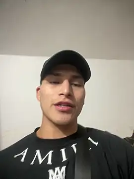 Snapshot of MaxxxSteil chatting on 03/08/25, 03:06 MaxxxSteil online show from 03/08/25, 03:06