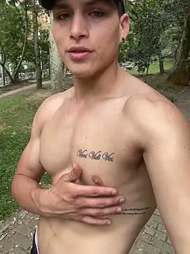 Snapshot of MaxxxSteil chatting on 03/10/25, 08:23 MaxxxSteil online show from 03/10/25, 08:23