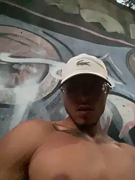 Snapshot of MaxxxSteil chatting on 03/10/25, 11:27 MaxxxSteil online show from 03/10/25, 11:27