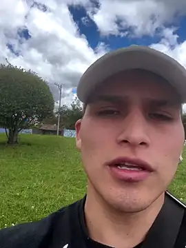 Snapshot of MaxxxSteil chatting on 09/14/25, 05:01 MaxxxSteil online show from 09/14/25, 05:01