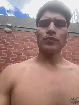 Snapshot of MaxxxSteil chatting on 10/09/25, 04:49 MaxxxSteil online show from 10/09/25, 04:49