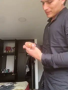 Snapshot of MaxxxSteil chatting on 11/01/25, 04:20 MaxxxSteil online show from 11/01/25, 04:20